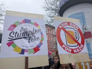 Kein Bier für Nazis - Zur Stumpfen Ecke